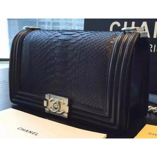 Chanel Boy Borsa a tracolla con patta in pelle di pitone nera A66095 argento