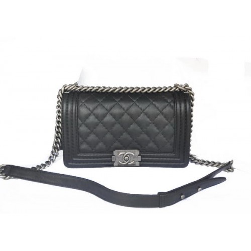 Chanel Boy Borsa a tracolla con patta originale in pelle di vitello A67086 nera