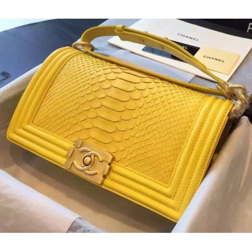 Chanel Boy Borsa a tracolla con patta in pelle di pitone giallo A66095 oro