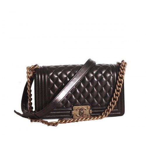 Borsa a tracolla con patta Chanel Boy in pelle di agnello nera A67086 oro