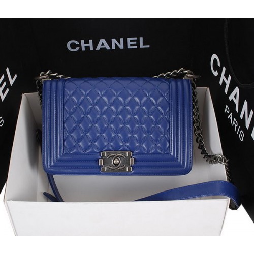 Borsa a tracolla Chanel Boy Flap in pelle di montone A67086 blu