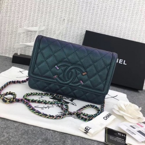 Pochette classica Chanel con catena Pelle di vitello granulata metallo tono argento A88447 verde