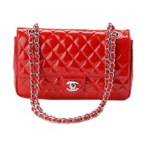 Borsa classica con patta Chanel in pelle verniciata CHA1113 rossa