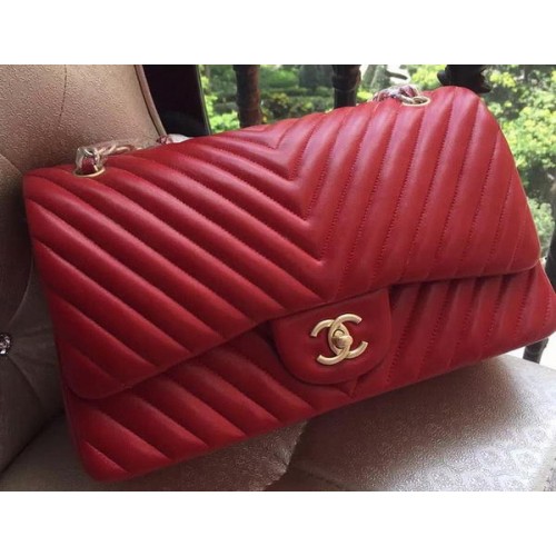 Borsa classica con patta Chanel Pelle di montone rossa trapuntata Chevron A1113 oro