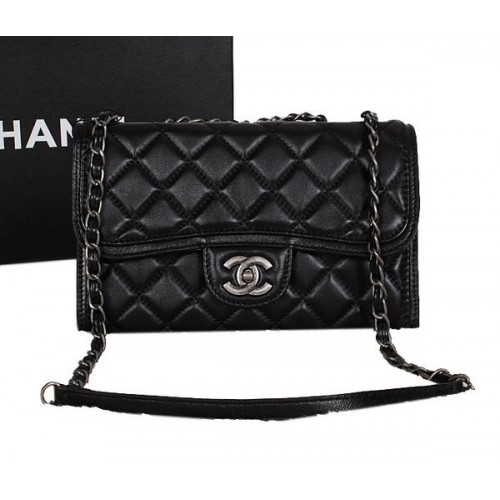 Borsa Chanel classica con patta in pelle di montone A66331 nera