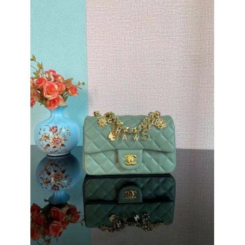 Chanel Borsa a tracolla classica con patta originale in pelle di montone AS2326 verde
