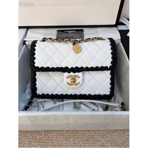 Chanel Borsa a tracolla classica con patta Pelle di montone originale AS6075 bianca