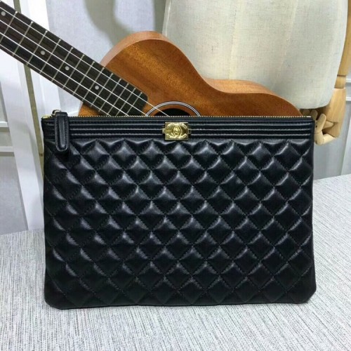 Pochette Chanel in pelle di montone nera 7010 oro