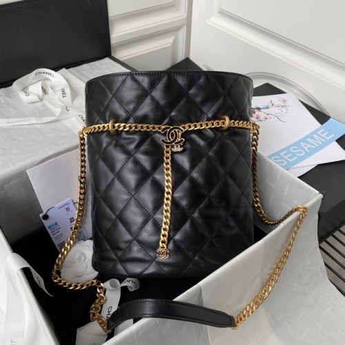 Borsa Chanel con coulisse in metallo dorato AS3117 nera