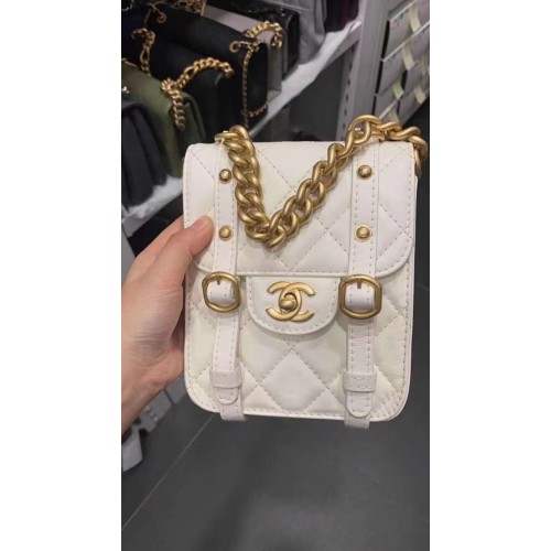 Chanel FLAP BAG Pelle di vitello invecchiata Metallo tonalità oro AS2695 bianco
