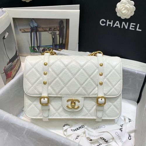 Chanel FLAP BAG Pelle di vitello invecchiata Metallo tonalità oro AS2696 bianco