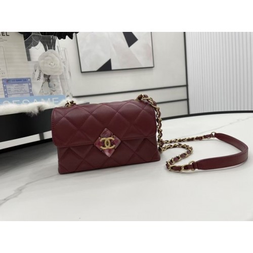 Borsa a tracolla in pelle di agnello con patta Chanel AS2556 bordeaux