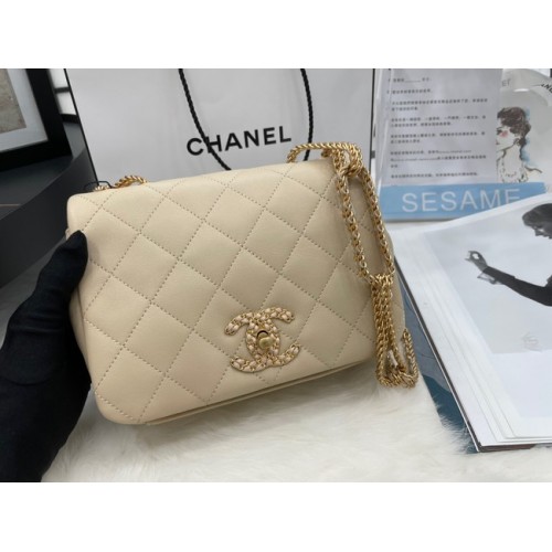 Borsa a tracolla Chanel Flap in pelle di agnello AS2975 crema
