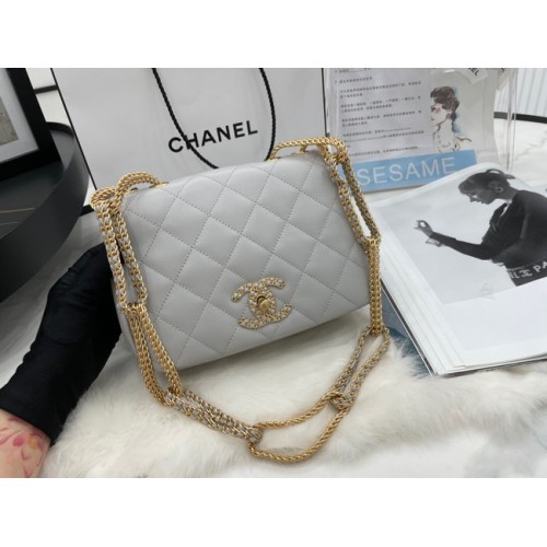 Borsa a tracolla Chanel Flap in pelle di agnello AS2975 grigio chiaro