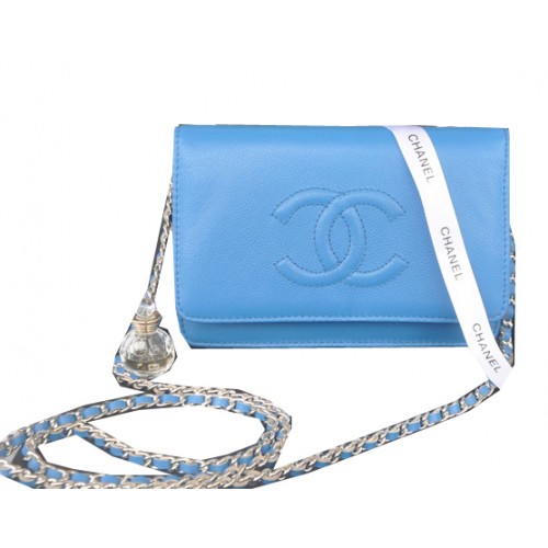 Borsa a tracolla con patta Chanel in pelle di vitello blu CHA33817 argento
