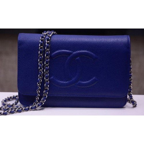 Borsa a tracolla con patta Chanel Cavier Leather A33817 blu