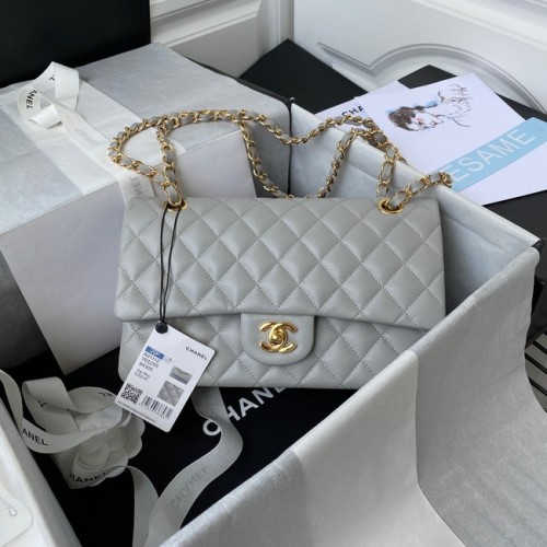 Borsa a tracolla con patta Chanel Pelle di vitello granulata A01112 Metallo color oro grigio chiaro