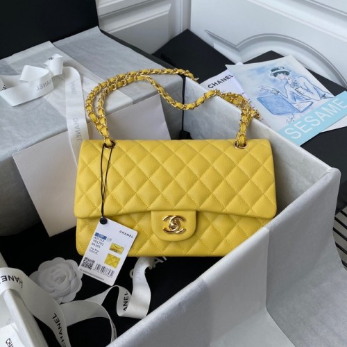 Borsa a tracolla con patta Chanel Pelle di vitello granulata A01112 metallo tono oro giallo