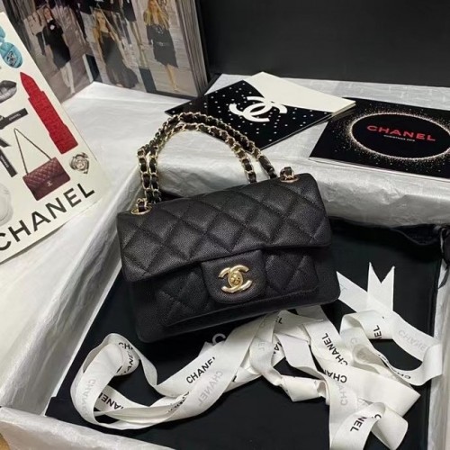 Borsa a tracolla con patta Chanel Pelle di vitello granulata AS9960 nera