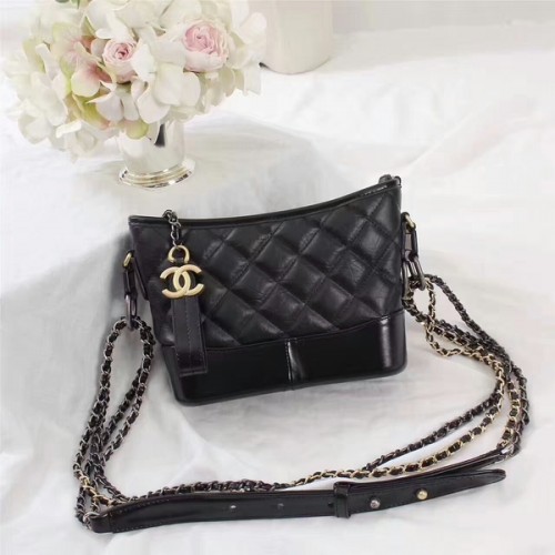 Borsa a tracolla in pelle di vitello Chanel Gabrielle 8122A nera