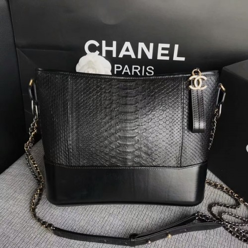 Chanel Gabrielle Borsa a tracolla originale in pelle di pitone A93842 nera