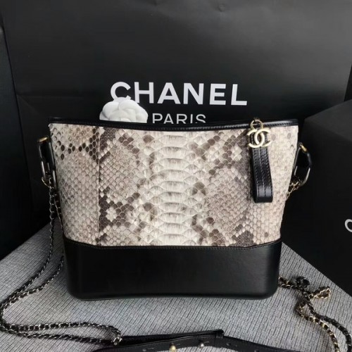 Chanel Gabrielle Borsa a tracolla originale in pelle di pitone A93842 bianca