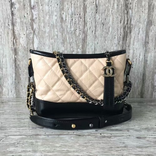 Borsa a tracolla Chanel Gabrielly in pelle di vitello 93823 Cammello