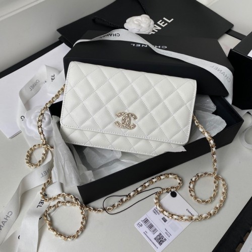 Borsa a tracolla piccola in pelle di vitello martellata Chanel AP2734 bianca
