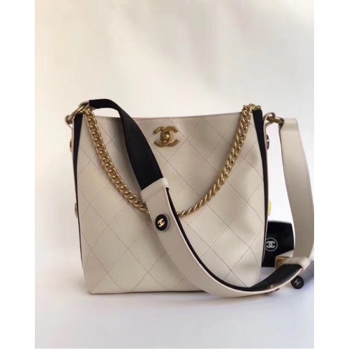 Borsa Chanel Hobo Pelle di vitello Grosgrain Metallo tono oro A57576 bianco