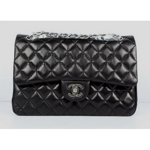 Borsa Chanel 2.55 con patta trapuntata A1112 nera con hardware argento