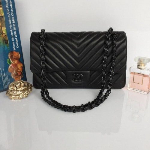 Borsa classica con patta trapuntata Chevron in pelle di agnello Chanel AO1112 nera