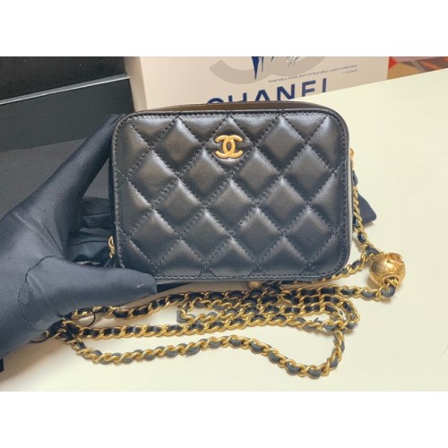 Borsa per fotocamera Chanel in pelle di agnello AS2463 nera