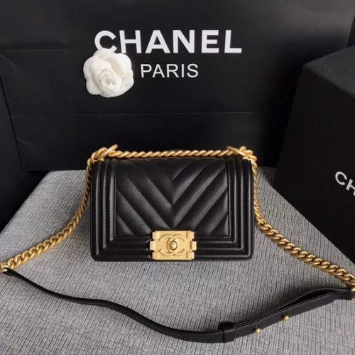 Borsa a tracolla con patta Chanel Le Boy Pelle di vitello originale A67085 Fibbia in oro nero