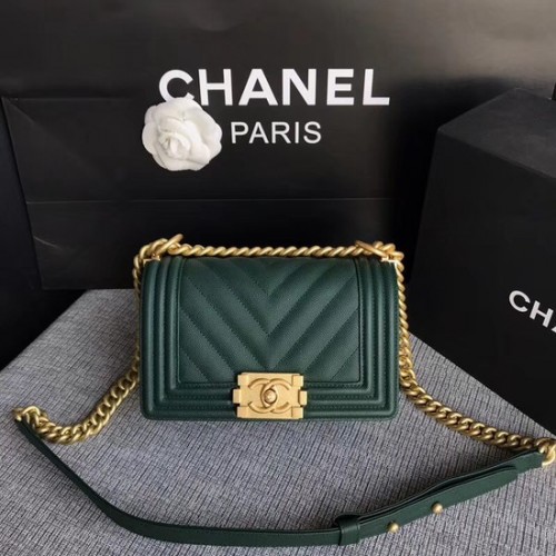 Borsa a tracolla con patta Chanel Le Boy Original Caviar Leather P67085 Fibbia in oro verde nerastro