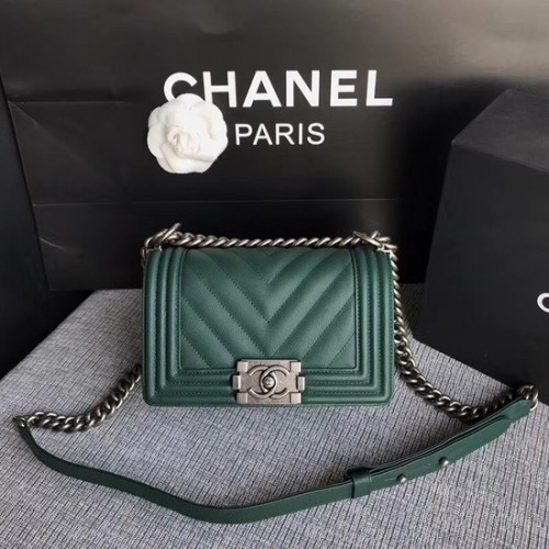 Borsa a tracolla con patta Chanel Le Boy Original Caviar Leather P67085 Fibbia argento verde nerastro