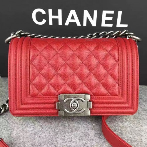 Borsa a tracolla con patta Chanel Le Boy Original Cavier Leather A67085 Fibbia argento rossa