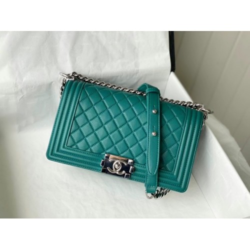 Chanel Le Boy Flap Borsa a tracolla in pelle originale A67086 verde