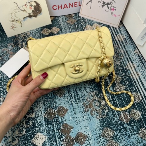 Borsa con patta Chanel MINI Pelle di montone originale 1116 giallo chiaro