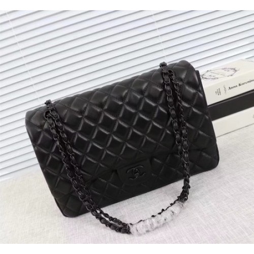 Borsa maxi classica con patta Chanel in pelle di montone A58601 nera