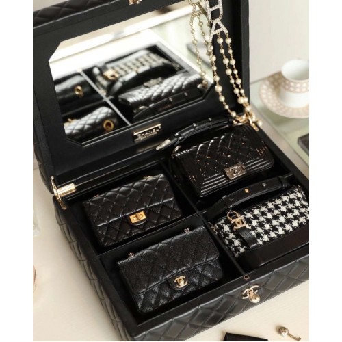Set di cinque pezzi Chanel Mini AS1949 nero