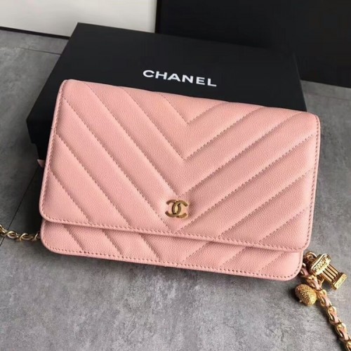 Borsa a tracolla con patta pendente gufo Chanel pelle di vitello A33814 pesca