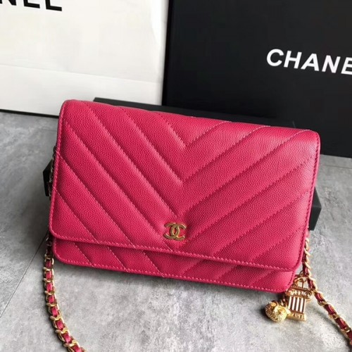 Borsa a tracolla con patta con ciondolo gufo Chanel in pelle di vitello A33814 rosa