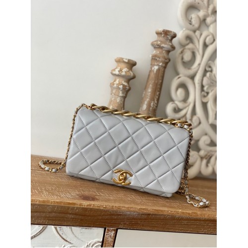 Chanel BORSA PICCOLA CON PATTA Pelle di agnello Metallo tono oro AS3367 grigio chiaro
