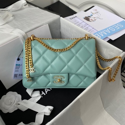 Chanel PICCOLA BORSA CON PATTA IN PELLE DI Agnello AS1793 AZZURRO