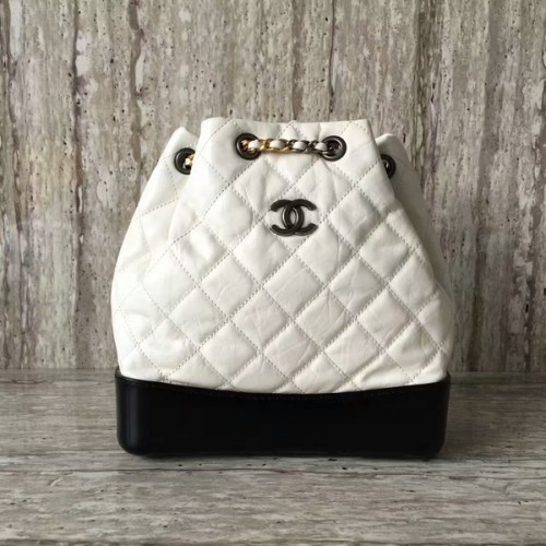 Zaino in pelle di montone Chanel 93825 bianco