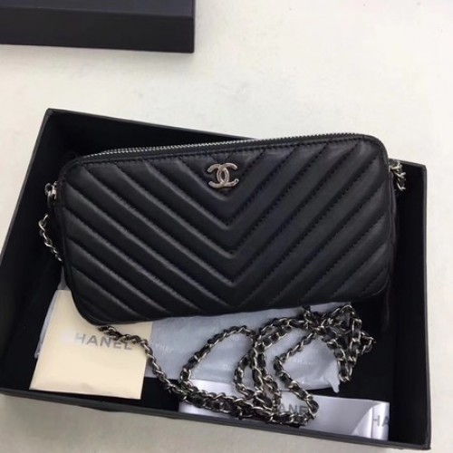 Borsa a tracolla Chanel in pelle di montone nera V6845 argento