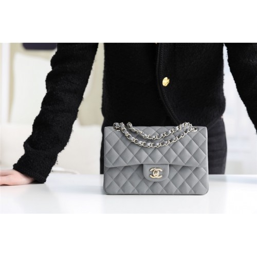 Chanel borsa piccola classica pelle di vitello granulata metallo tono argento A01113 grigio