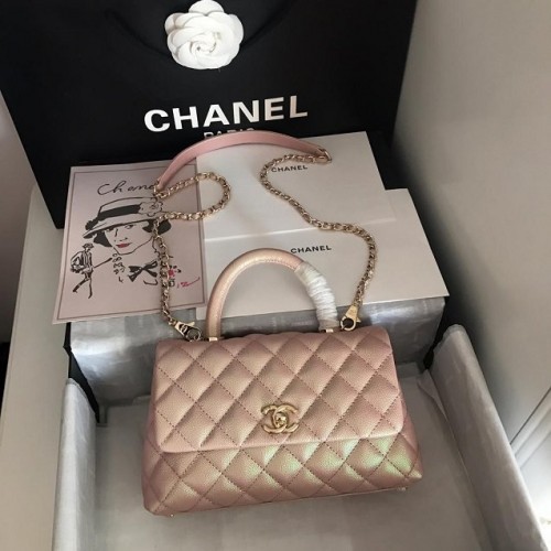 Borsa piccola con patta Chanel con manico superiore A92990 rosa chiaro