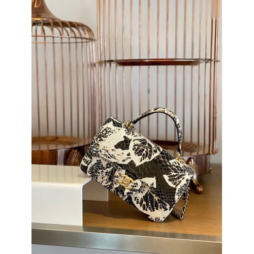 Mini borsa con patta Chanel in pelle di serpente con manico superiore AS2431 Black&White