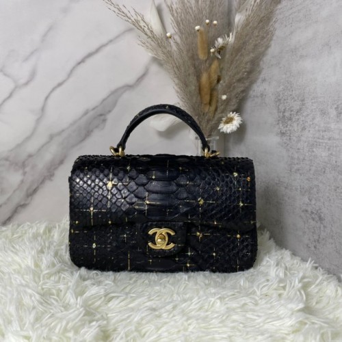 Borsa Chanel mini patta in pelle di serpente con manico superiore AS2431 nera